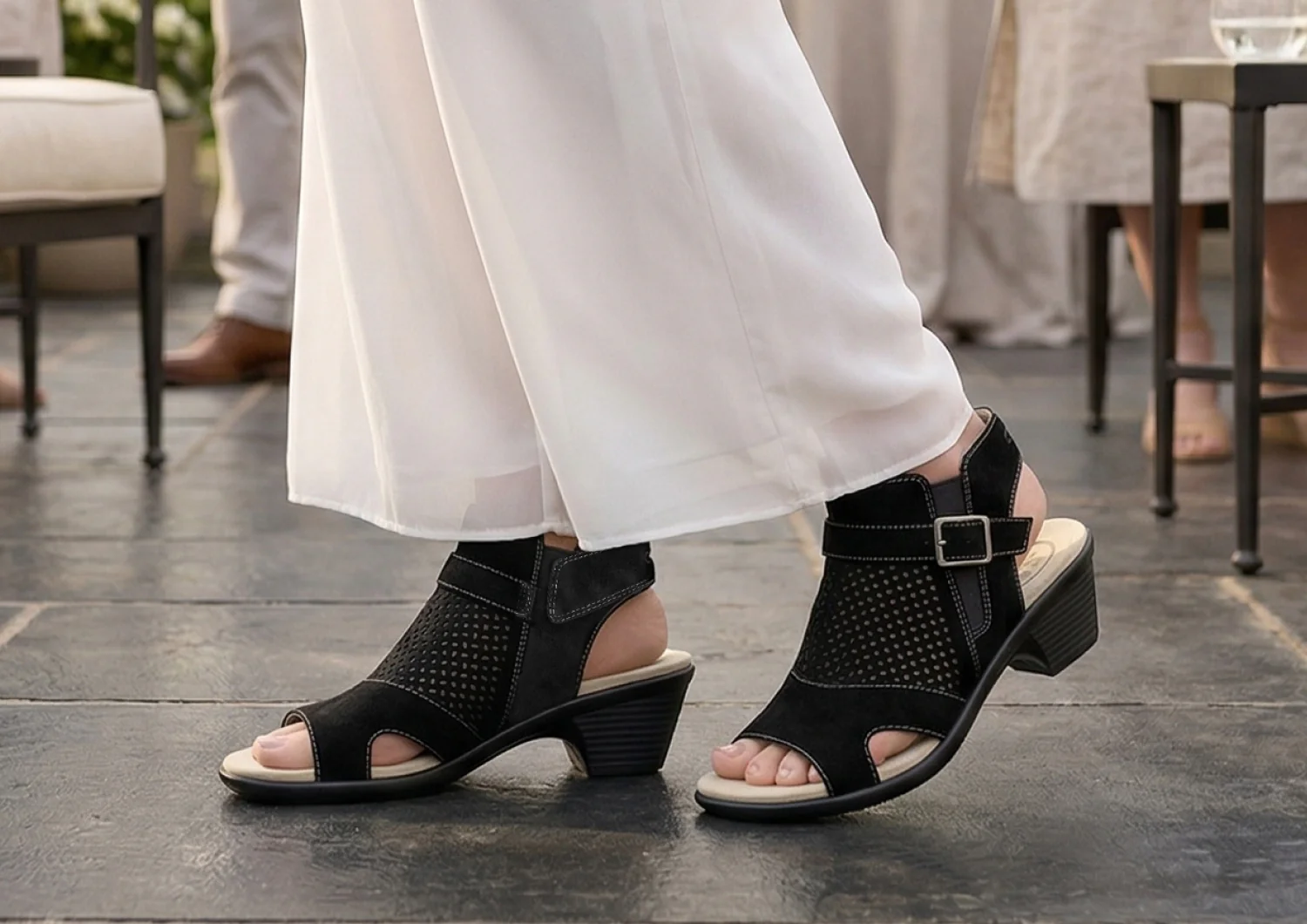 Taylor - Black - Image 2